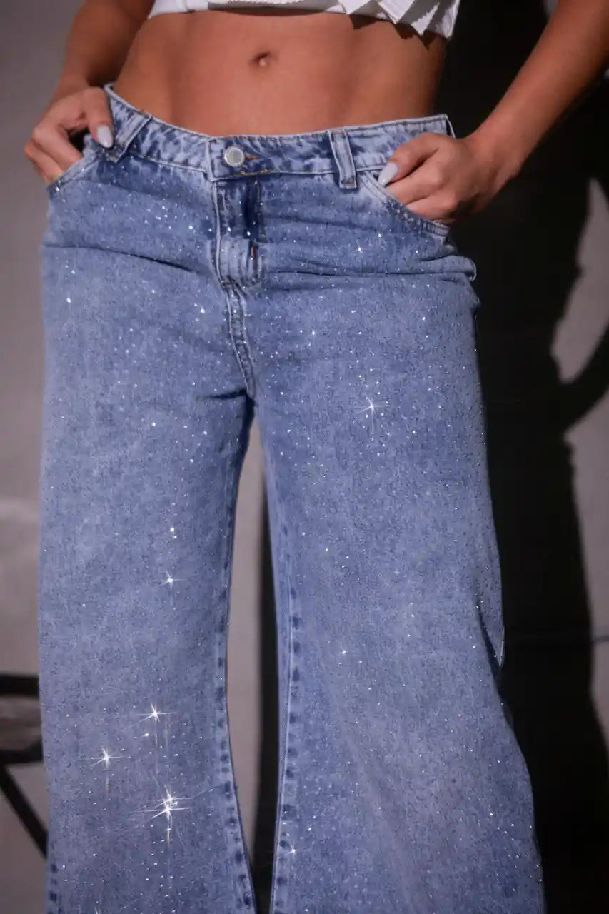 Jeans oversize con brillos